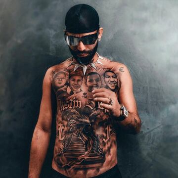 Tutuaje del artista urbano nacido en Harlem del Este, Arcangel. El músico pasó por 8 horas de anestesia general para homenajear a su hermano.