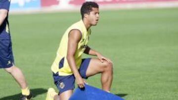 Tras mes y medio Gio dos Santos vuelve a entrenarse
