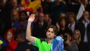 <b>AIRE Y SUDOR. </b>Llevado por el aire de 28 golpes ganadores, Roger Federer hizo inútiles los esfuerzos de un valeroso David Ferrer.