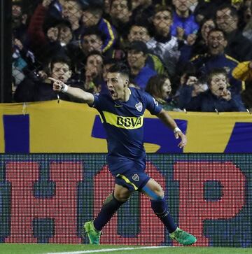 1-0. Cristian Pavón celebró el primer gol.