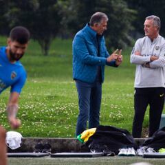 Carlos Queiroz acompaña práctica de Boca en Bogotá