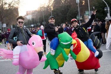 Mucho humor, alegría y disfraces en la carrera popular de la San Silvestre Vallecana. 
