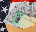 El IRS enviará “pagos especiales” de $1,400 a un millón de personas: checa si eres uno de los beneficiarios