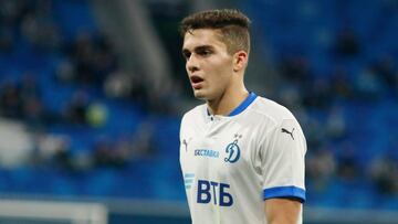 Arsen Zakharyan, jugador del Dinamo de Moscú, durante un partido.