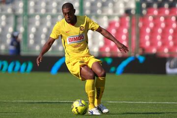 Después de pasar con éxito por Atlas y hasta de llegar a Europa, De Pinho firmó con el América en 2009, disputó 20 partidos y anotó cinco goles.