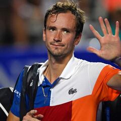 Medvedev, número uno con "emociones encontradas"