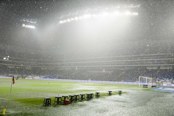 Así lució la cancha de Rayados ante la fuerte lluvia