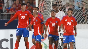 Futbol, Chile vs Panama
Partido amistoso 2025
El jugador de la seleccion chilena, Steffan Pino, izquierda, celebra su gol contra Panama durante el partido amistoso disputado en el estadio Nacional de Santiago, Chile.
8/02/2025
Felipe Zanca/Photosport
Football, Chile vs Panama
2025 friendly match
Chile's player Steffan Pino, left, celebrates his goal against Panama during a friendly match at the Nacional stadium in Santiago, Chile.
8/02/2025
Felipe Zanca/Photosport