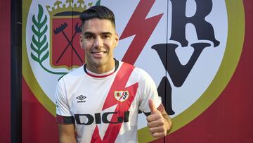 Falcao posa para AS.