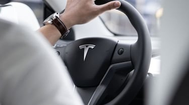 El ‘freno fantasma’ de los coches Tesla: qué es y por qué le han costado una demanda