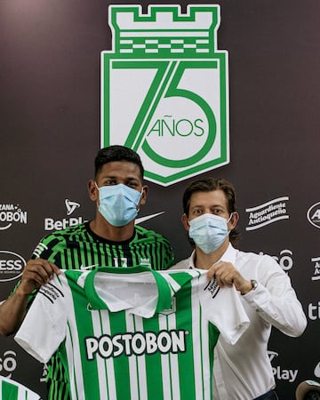 Atlético Nacional presentó sus refuerzos. Jhon Duque, Alex Mejía y Daniel Mantilla.
