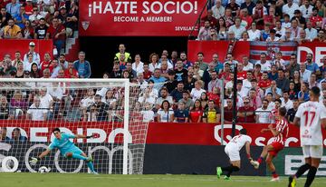 Marcos Llorente marca el 0-1 al Sevilla. 