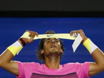 Rafa Nadal venció a Dudi Sela (1-6, 0-6, 5-7) en el Abierto de Australia.