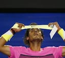 Nadal vence a Sela y Federer abandona