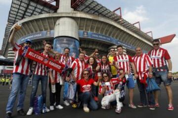 Las fan zone de Real Madrid y Atlético estuvieron muy animadas