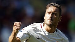 Totti reaches 250-goal mark in Serie A