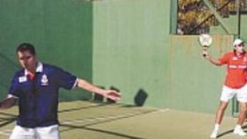 <b>FAVORITOS. </b>Losada (izq.) y Mieres debutarán hoy en el Mundial.