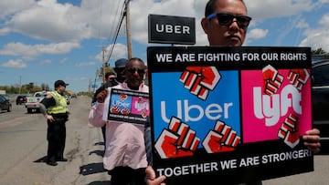 “NO LOVE for Uber or Lyft” is the message from the apps’ drivers this Valentine’s Day as thousands are expected to go on strike warned drivers’ groups.