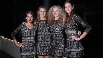 La tenista checa Karolina Pliskova comparti&oacute; esta foto con sus compa&ntilde;eras del equipo de la Rep&uacute;blica Checa en la cena previa al enfrentamiento con la selecci&oacute;n de Espa&ntilde;a en Copa Federaci&oacute;n.