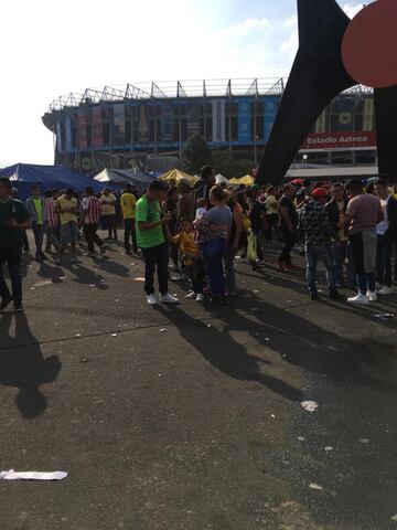 La afición puso el color al Azteca en el Clásico Nacional