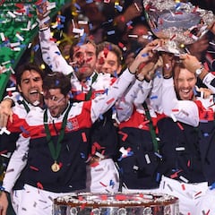 Pouille se viste de héroe para dar la Décima a Francia