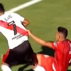 Pitana expulsó bien a Díaz pero no señaló un penal sobre Suárez