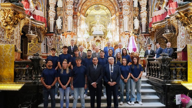 La afición del Granada responde: 16.678 abonados y cerca de 1.000 seguidores en La Rosaleda