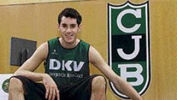 <b>VALOR EN ALZA.</B> Rodolfo Rudy Fernández mostró su calidad frente a Herreros.