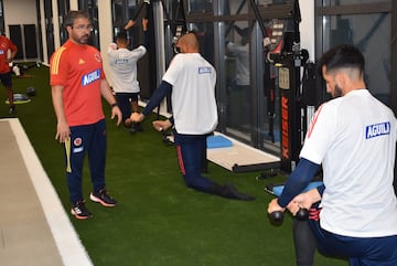 Álvaro Montero, Camilo Vargas y Aldair Quintana estuvieron haciendo trabajo físico y de reacción en el hotel donde están concentrando y esperando desde este martes comenzar los entrenamientos con el resto del grupo y Éder Chaux, último arquero convocado ante la baja de David Ospina.