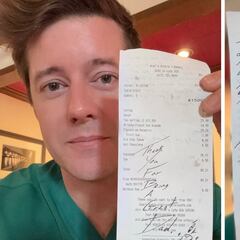 Un hombre va al restaurante con sus hijos y un desconocido paga su cuenta de 80 euros: “Me dejó un mensaje conmovedor”