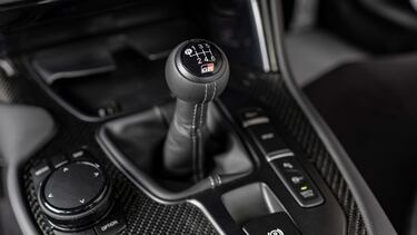 ¿Autos eléctricos con transmisión manual? Toyota lo hace posible