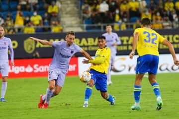 Luuk de Jong y Santiago Arzamendi.