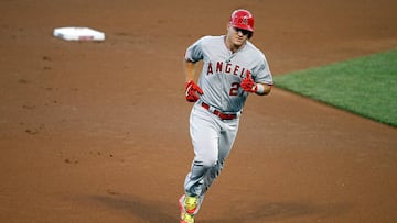 Pasan los a&ntilde;os en las Grandes Ligas de b&eacute;isbol y Mike Trout sigue siendo el outfielder m&aacute;s destacado.