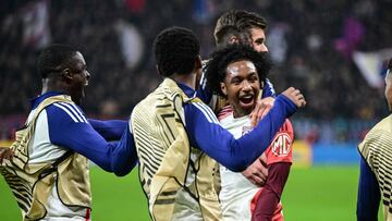 Fofana celebra uno de sus dos goles en Bucarest.