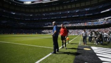 José Mourinho en su último partido como entrenador del Real Madrid en el Bernabéu.