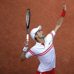 Djokovic celebra su partido 350 de Grand Slam con una barrida