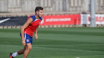 MAJADAHONDA (MADRID), 05/09/2023.-El centrocampista del Atlético de Madrid Saúl Ñíguez, este martes durante la sesión de entrenamiento en Majadahonda (Madrid), donde comenzó una nueva semana de trabajo durante el parón por compromisos internacionales.EFE/Atlético de Madrid ***SOLO USO EDITORIAL/SOLO DISPONIBLE PARA ILUSTRAR LA NOTICIA QUE ACOMPAÑA (CRÉDITO OBLIGATORIO)***