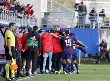 Escalante puts Eibar ahead. 1-0. Min. 15