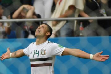 Gol 0-2 de Chicharito