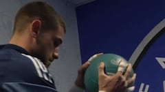 Un chileno es presentado en su nuevo club e impacta al hablar en francés: ¡acento perfecto!