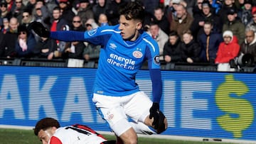 Santiago Arias con el PSV. 