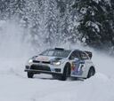 Ogier (Volkswagen) se escapa de Loeb, Latvala y Ostberg