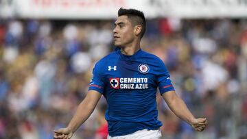 Cruz Azul golea a Pumas en la Corregidora