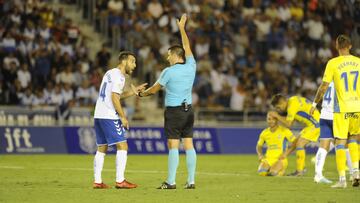 Solo dos victorias con el colegiado Díaz de Mera