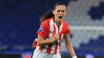 Maite Zubieta celebra su primer gol con el Athletic esta temporada.