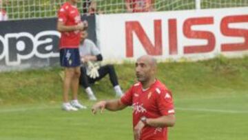 Abelardo durante un entrenamiento del Sporting.