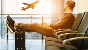 Cuidado si viajas a Europa: las nuevas normas de la UE sobre equipaje de mano para 2025 que debes cumplir para evitar problemas  