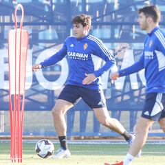 Azón ya se entrena con el grupo
