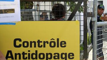 El 31 de mayo de 2010 el Tribunal de Arbitraje Deportivo (TAS) le impuso una sanción de 2 años por su implicación en la Operación Puerto, no pudiendo volver a competir hasta el 1 de enero de 2012.