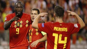 Mertens celebra un gol junto a Lukaku y Hazard.